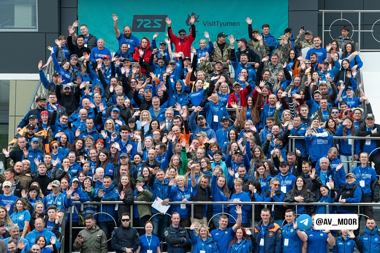 Александр Моор вручил сертификаты участникам Всероссийского слёта волонтёров-поисковиков