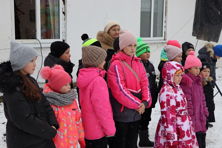 По просьбе Любови Евграфовой в деревне Криволукской Ялуторовского округа открыли новую спортплощадку