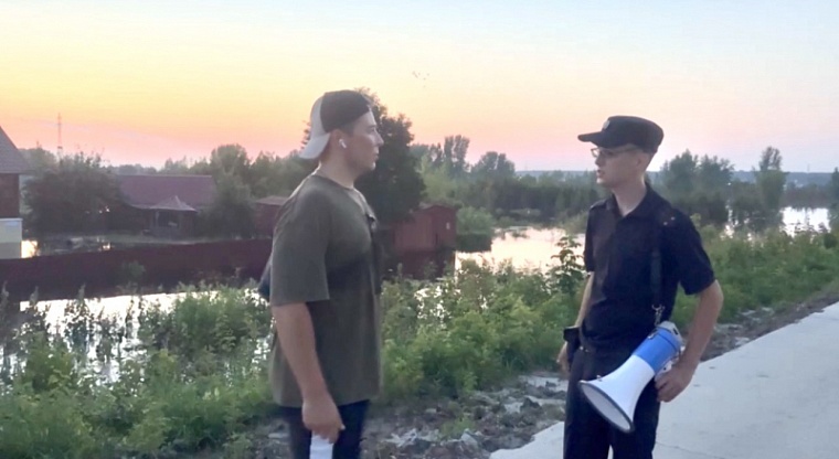 Тюменские полицейские круглосуточно патрулируют в местах подтоплений