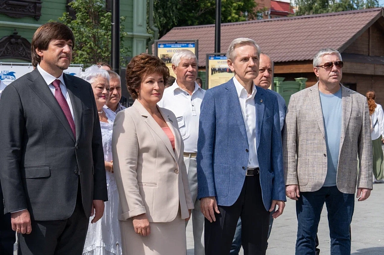 На улице Дзержинского открылась выставка к 235-летию Тюменской городской думы