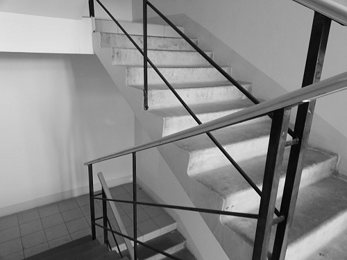 В Ярково на 8 Марта бабушка пыталась убить семисемячную внучку