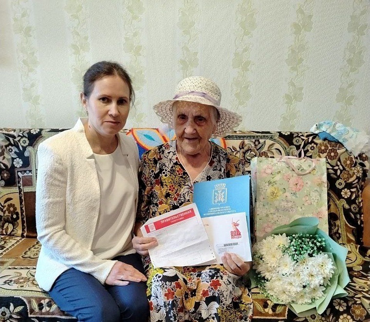 Труженица тыла из Заводоуковска Юлия Сердюкова отмечает 100-летний юбилей