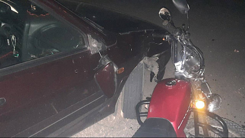 В Тюменской области двое подростков на мопеде врезались в автомобиль