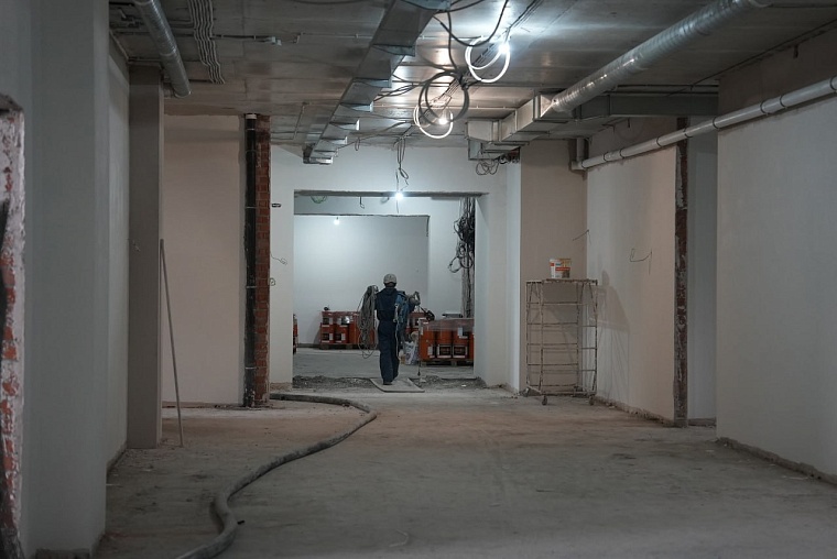 Максим Афанасьев сообщил о ходе строительства школ на улице Красных Зорь и в Ямальском-1