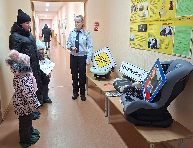 С начала года сотрудники тюменской Госавтоинспекции выявили более 400 нарушений правил перевозки детей