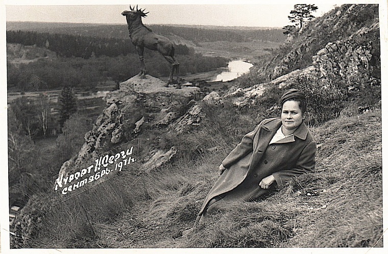 Александр Моор поздравил тюменских долгожителей с 100-м и 101-м днем рождения