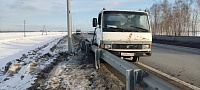 На тюменской трассе водителя эвакуатора убило колесом, оторвавшимся от встречного грузовика