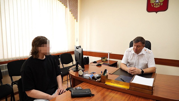 Блогер из Тюмени объяснил выезд на встречную полосу проблемами с животом