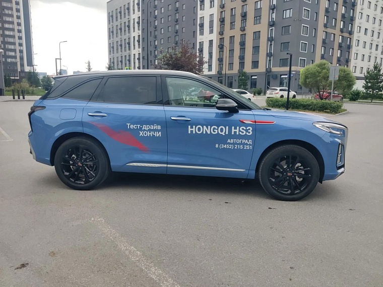 Китайский премиум на любой вкус: тестируем Hongqi HS3 и HS5 в Тюмени