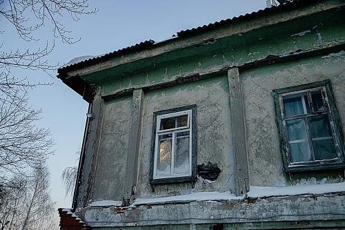 В Новосибирске пенсионерку принудительно выселяют из аварийного жилья