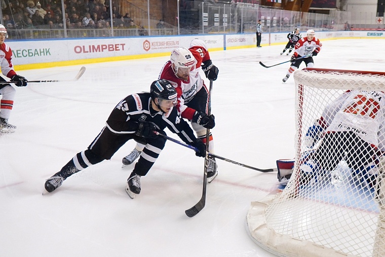 Тюменский ХК «Рубин» завершил домашнюю серию сухим проигрышем «Нефтянику»
