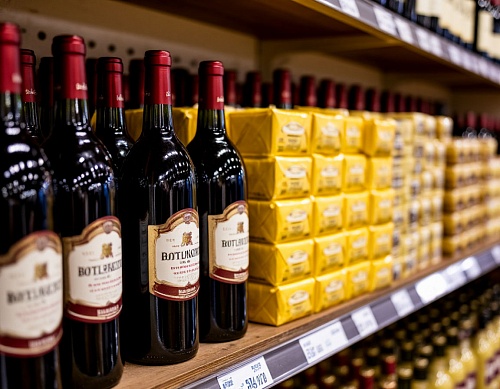 В Тюмени вино и масло подвели под статью криминальную парочку