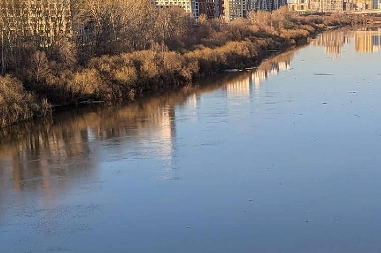 "Воды заметно меньше" - Александр Моор поделился видео реки Ишим в Казанском округе