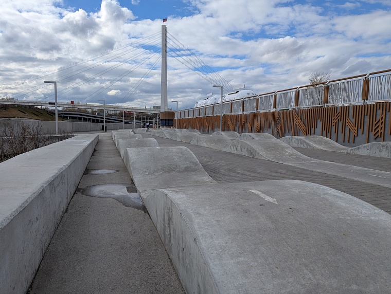 В Тюмени на выходные прогнозируют пасмурную погоду, дождь и сильный ветер