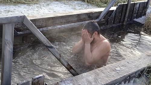 Народные приметы на 19 января: в крещенскую ночь вода обретает чудесные свойства