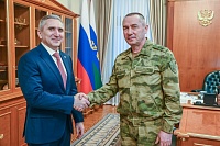 Командующий Уральским округом Росгвардии поблагодарил Александра Моора за поддержку военнослужащих