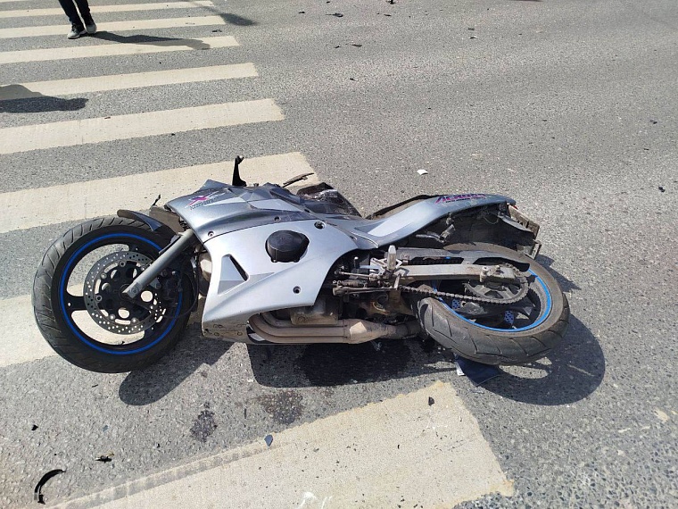 На Ставропольской в Тюмени погиб 32-летний мотоциклист