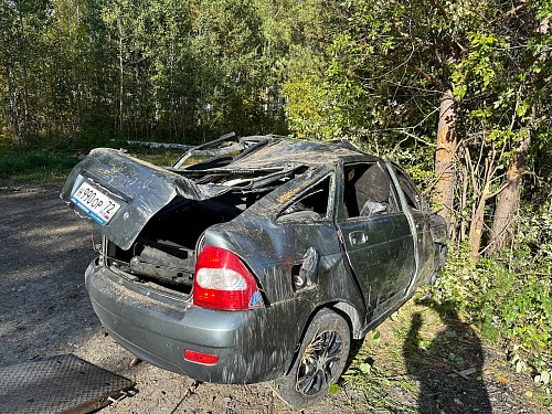В Тюменской области молодой водитель "Лады" на затяжном повороте вылетел из машины и погиб