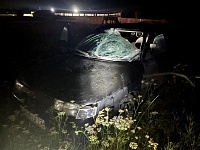 На ночной дороге в тюменском селе водитель сбил 16-летнюю девушку
