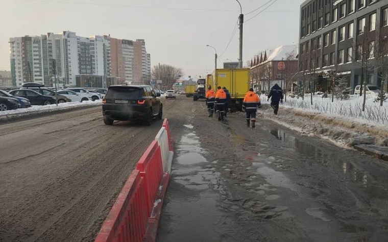 Названа причина порыва водопровода в центре Тюмени