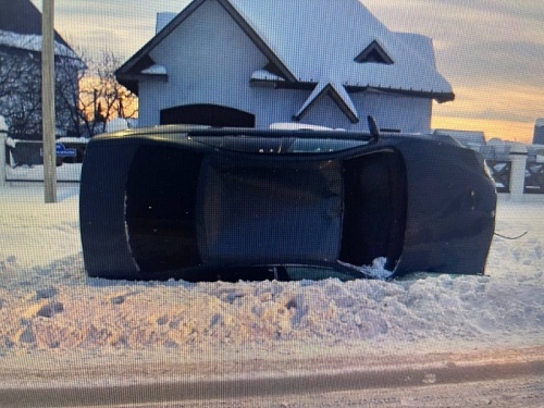В Тюмени пьяный весельчак угнал «БМВ» и перевернулся