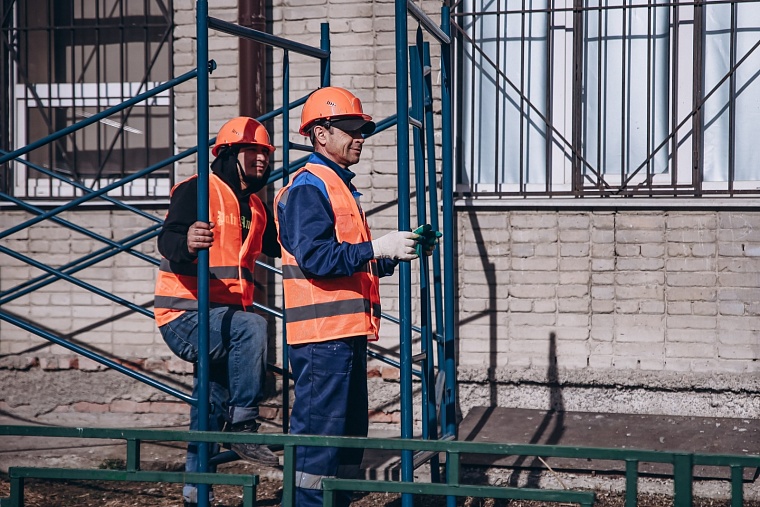 В Тюмени начался ремонт фасада дома №73 на улице Ямской