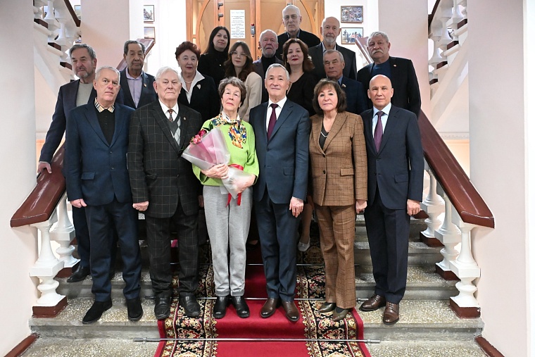 В Тюменской облдуме почтили память первого председателя Николая Барышникова