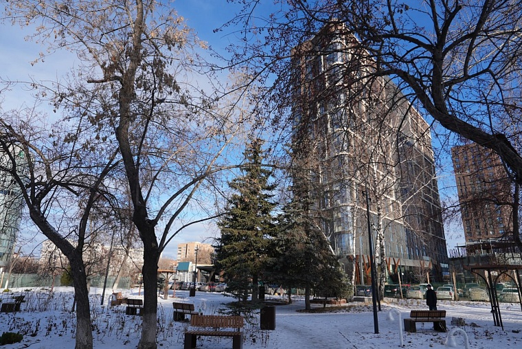 Чугун и гвозди: в центре Тюмени заканчивается благоустройство двух локаций