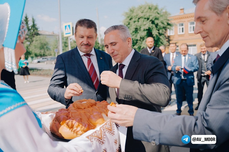 Губернатор Александр Моор поздравил Ялуторовск с Днем города