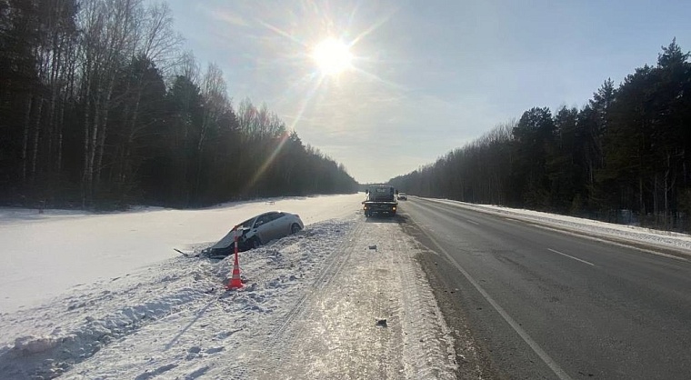 В аварии под Тобольском пострадали двое детей