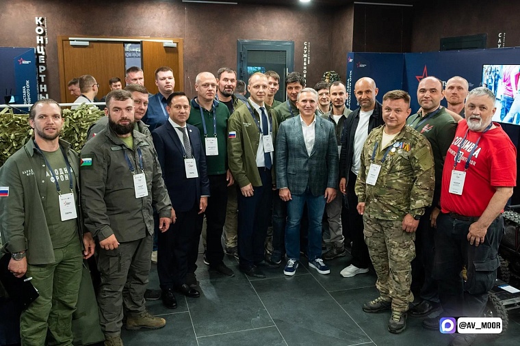 Александр Моор: Предприятия и объединения УрФО выпускают средства бронезащиты, ПВО, боевые дроны