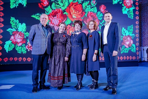 Депутаты городской думы посетили лекцию, посвященную 300-летию Тюменского ковра