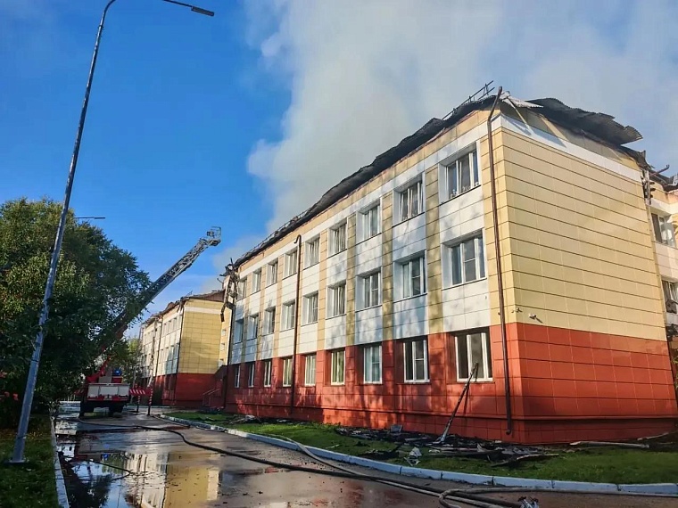 Прокуратура организовала проверку после пожара в тюменской школе