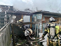 В Рабочем поселке Тюмени тушили пожар в частном доме