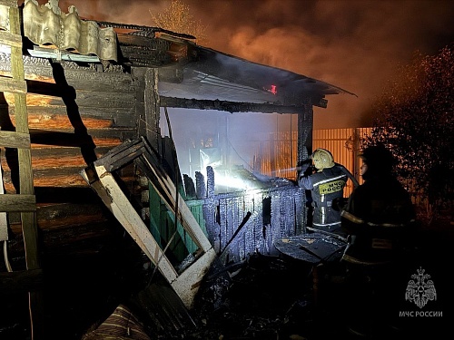 В Тюмени два человека погибли при пожарах на улицах Кремлевской и Лобкова
