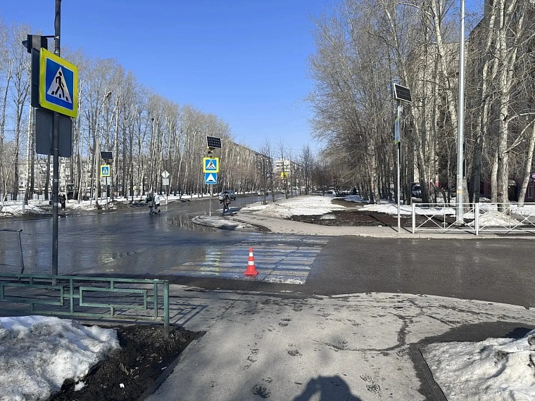 В Ткацком проезде в Тюмени пенсионер на иномарке сбил школьницу