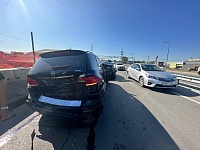 На путепроводе по улице Монтажников в Тюмени столкнулись четыре автомобиля