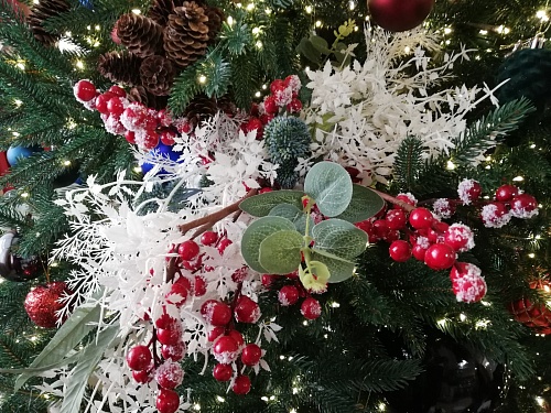 К Новому году тюменский «Космос» украсили в стиле а-ля рус