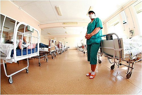 Тюменская больница взыскала более 800 тысяч с бывшей сотрудницы