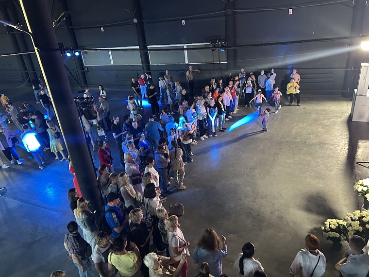 «Детство» под мостом: в Тюмени открыли памятное место имени Юрия Шатунова