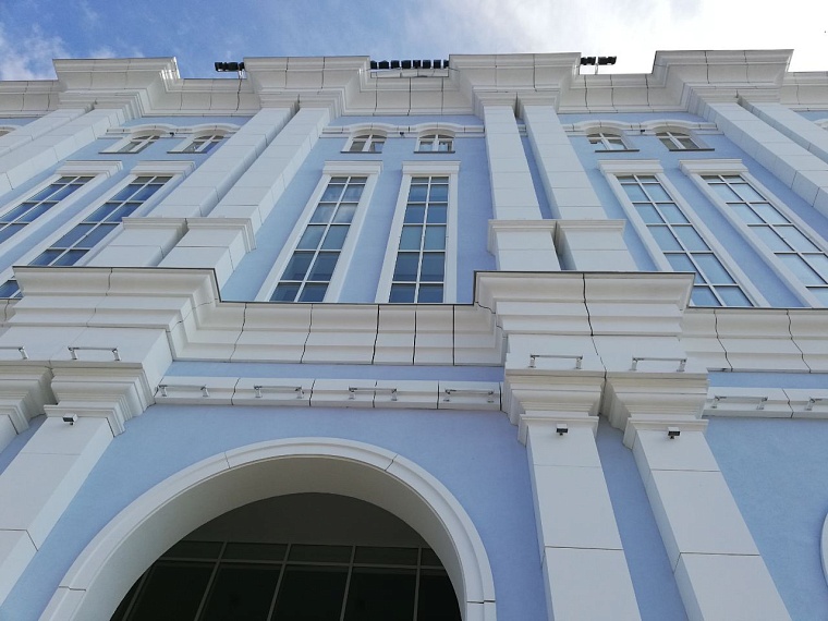 Александр Моор начал традиционную пресс-конференцию в новом корпусе ТюмГУ