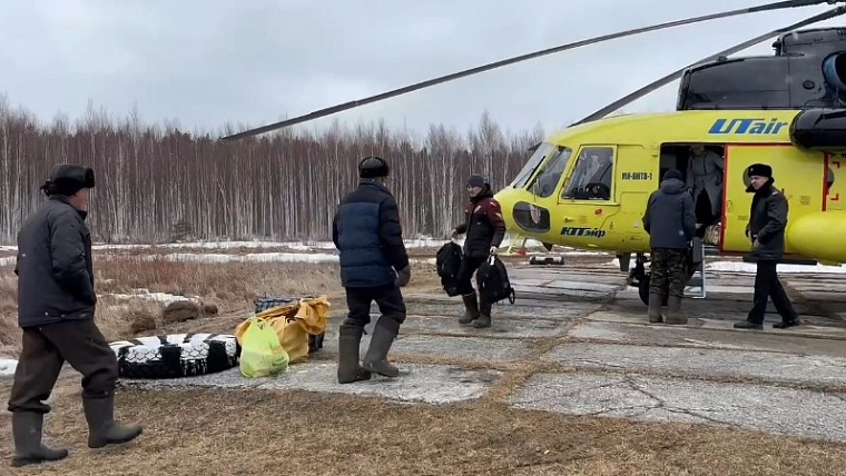 В 16 населенных пунктов Тюменской области можно добраться только на вертолете