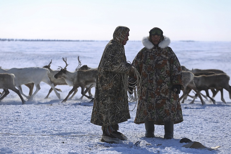 В ямальской тундре спасли мужчину в национальной одежде