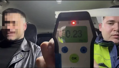 Думала, что трезвый: тюменская автомобилистка объяснила, почему пустила пьяного за руль