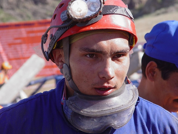 Александр Моор поздравил тюменских спасателей с 25-летием со дня создания службы