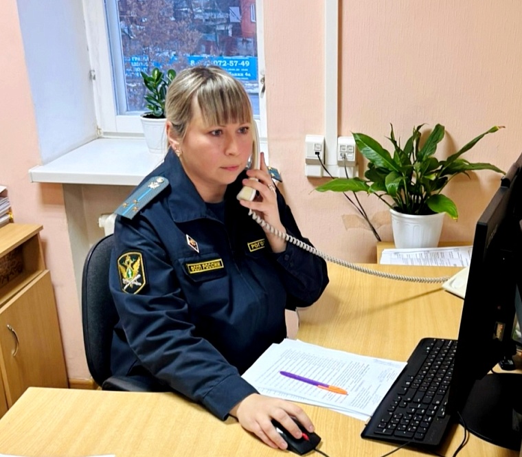 Судебные приставы Ишима взыскали заработную плату работника с торгового центра