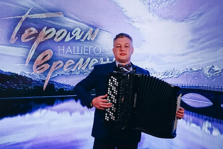 Артисты в Тюмени провели трогательный концерт для жен и матерей бойцов СВО