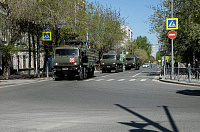 По улицам Тюмени едет военная техника