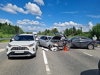 Под Тобольском столкнулись три автомобиля из Сургута