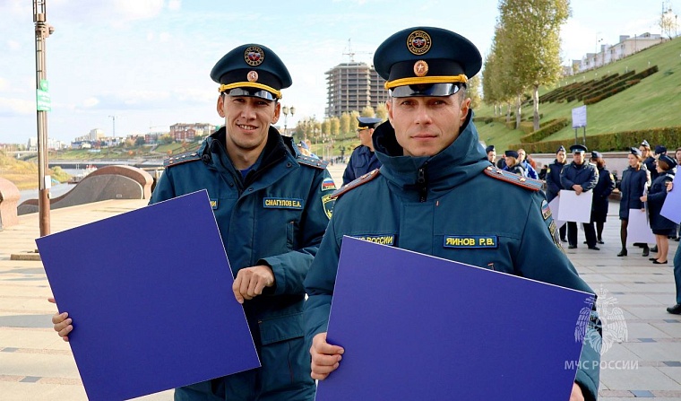 Тюменцы 7 октября выстроились в слово «ПУТИН»